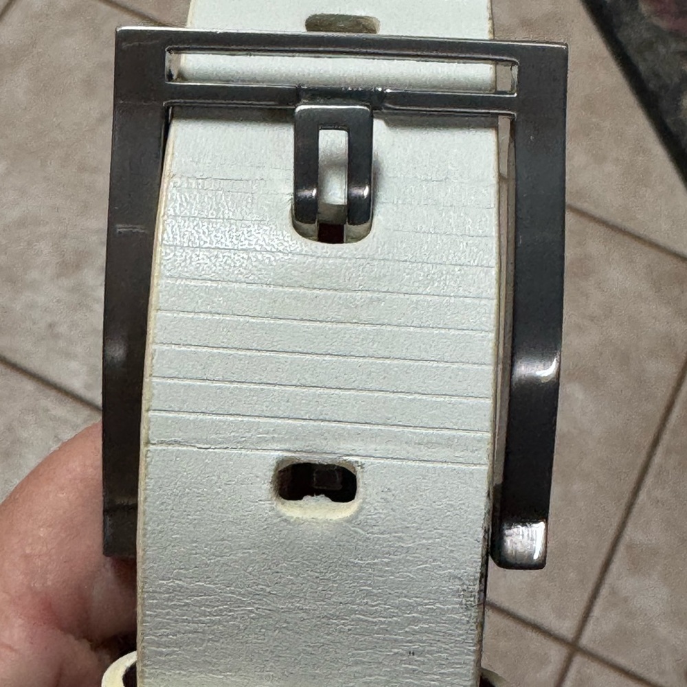 Tiger Woods White Leather Belt Size 42 - Picture 7 of 9